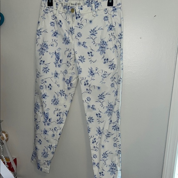Coastal Grandma Style Floral Print Chino Pants in White and Blue - Picture 1 of 6